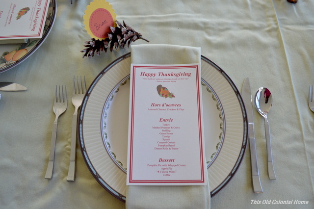 Thanksgiving menu on plate and napkin 