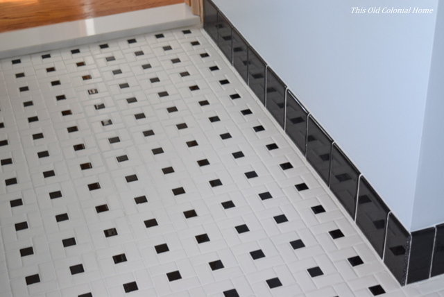 Black bullnose tile trim 