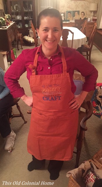 crafting-apron