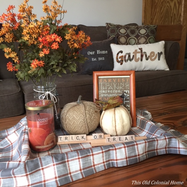 fall-vignette-coffee-table